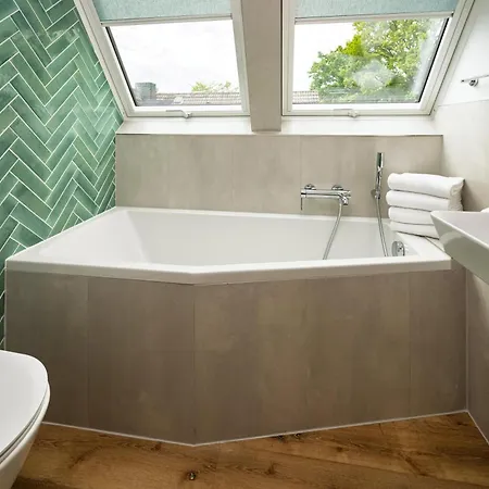 Promenadendeck 그로미츠